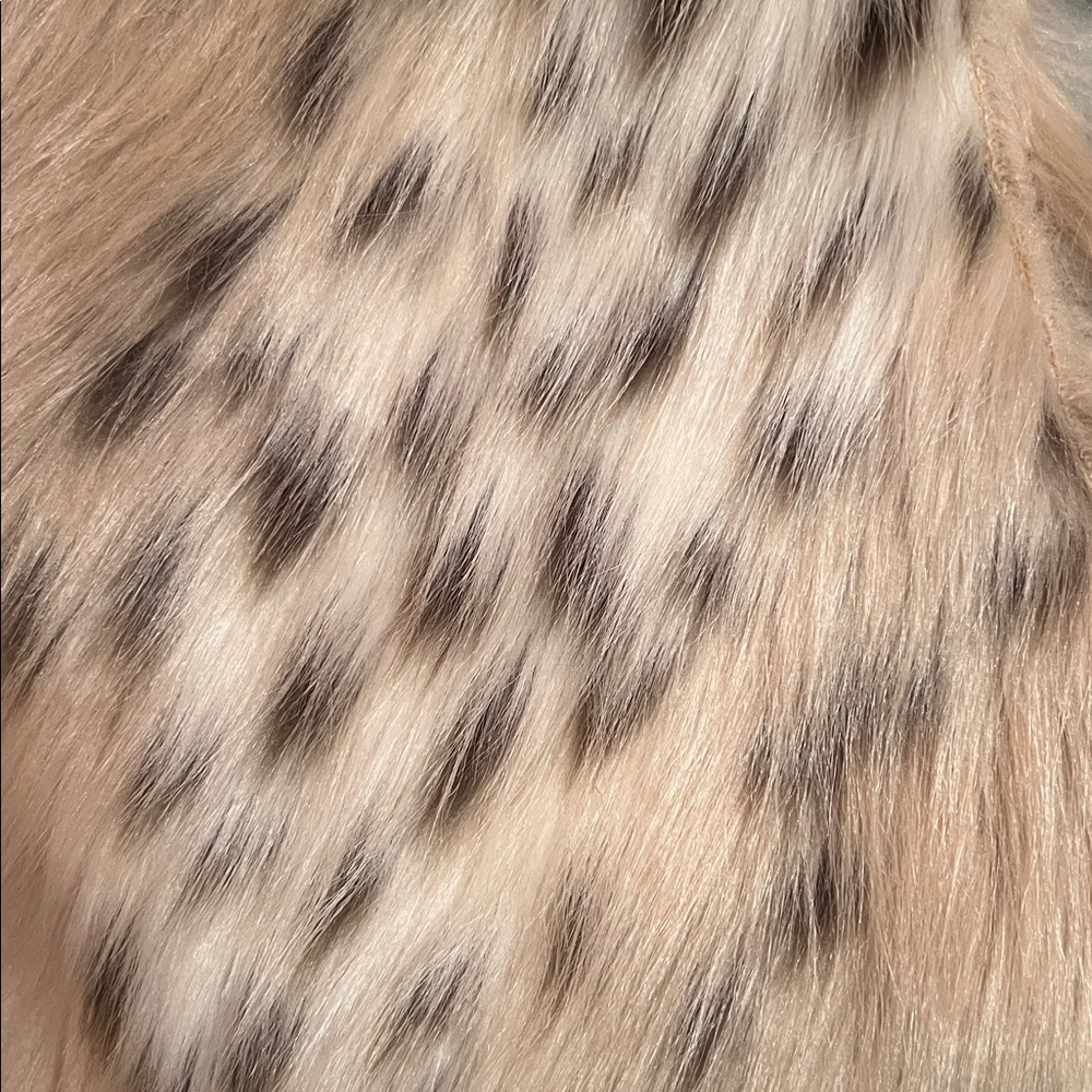 Donna Salyers. Fabulous Furs.  Faux Lynx Fur Trimmed Coat. Size S. Off White - Picture 5 of 9